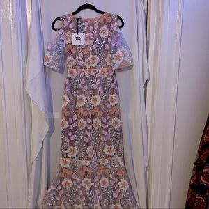 TRUE DECADENCE SIZE 6
- PINK BLUE EMBROIDERY 🎀🏳️‍⚧️🏳️‍⚧️🦋
- LONG PROM DRESS